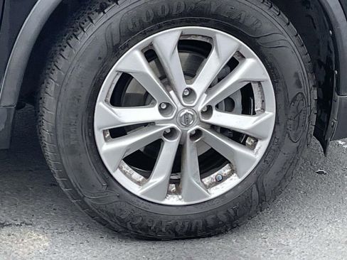 Used 2016 Nissan Rogue SV w/ SV Premium Package image 12