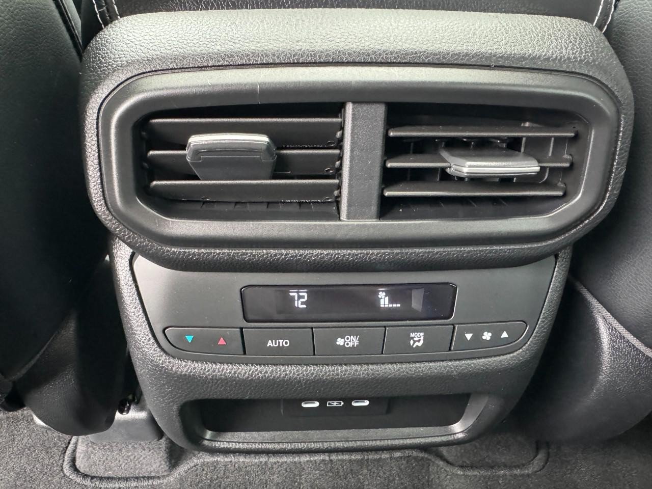 Certified 2025 Honda Pilot Touring image 14