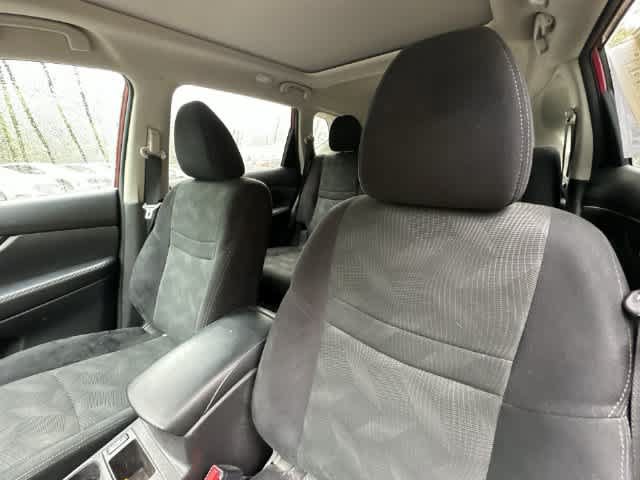 Used 2016 Nissan Rogue SV w/ SV Premium Package AWD/4WD image 16