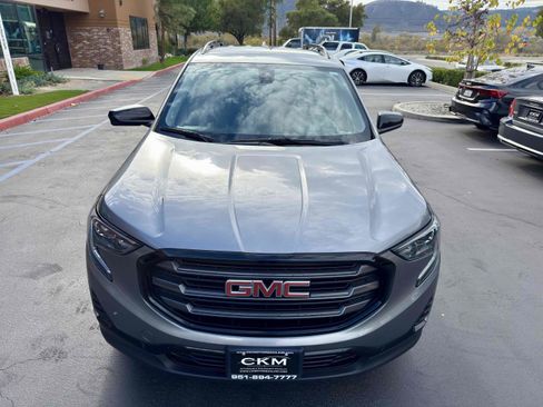 Used 2020 GMC Terrain SLE w/ Elevation Edition image 7