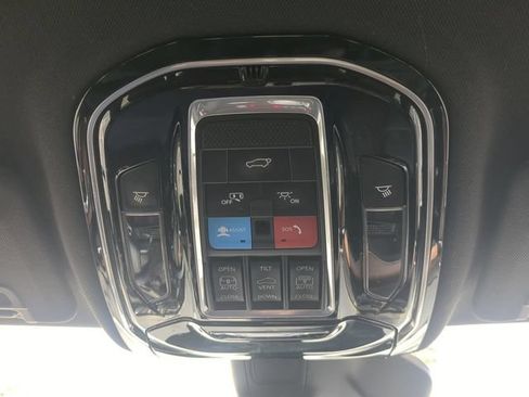 Used 2022 Jeep Grand Cherokee L Summit w/ Advanced Protech Group IV AWD/4WD image 26