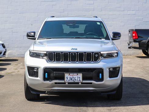 Used 2023 Jeep Grand Cherokee Overland w/ Advanced Protech Group III AWD/4WD image 2
