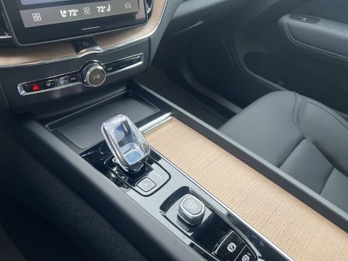 New 2026 Volvo XC60 B5 Core w/ Climate Package AWD/4WD image 19