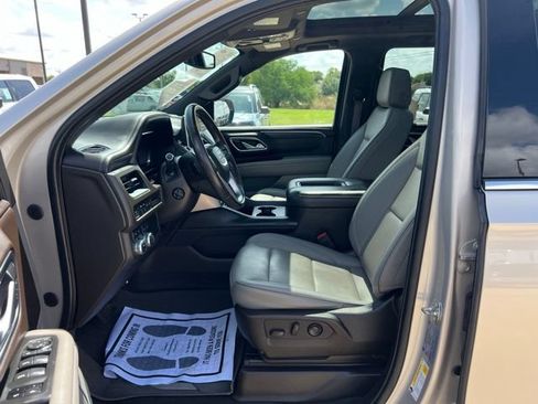 Used 2022 GMC Yukon XL SLT w/ SLT Premium Package AWD/4WD image 10