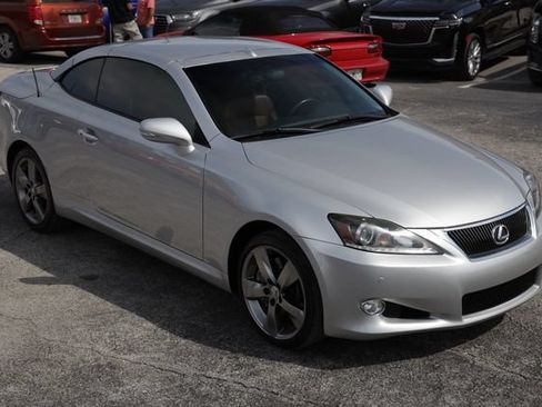Used 2011 Lexus IS 350C w/ Luxury Pkg RWD image 18