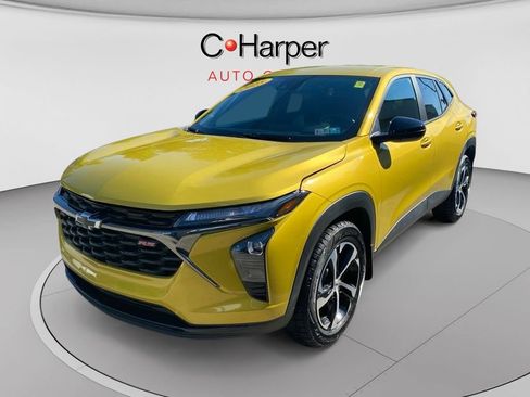 Used 2025 Chevrolet Trax RS FWD image 7