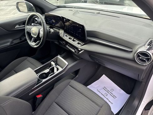 Used 2025 Chevrolet Equinox LT image 27
