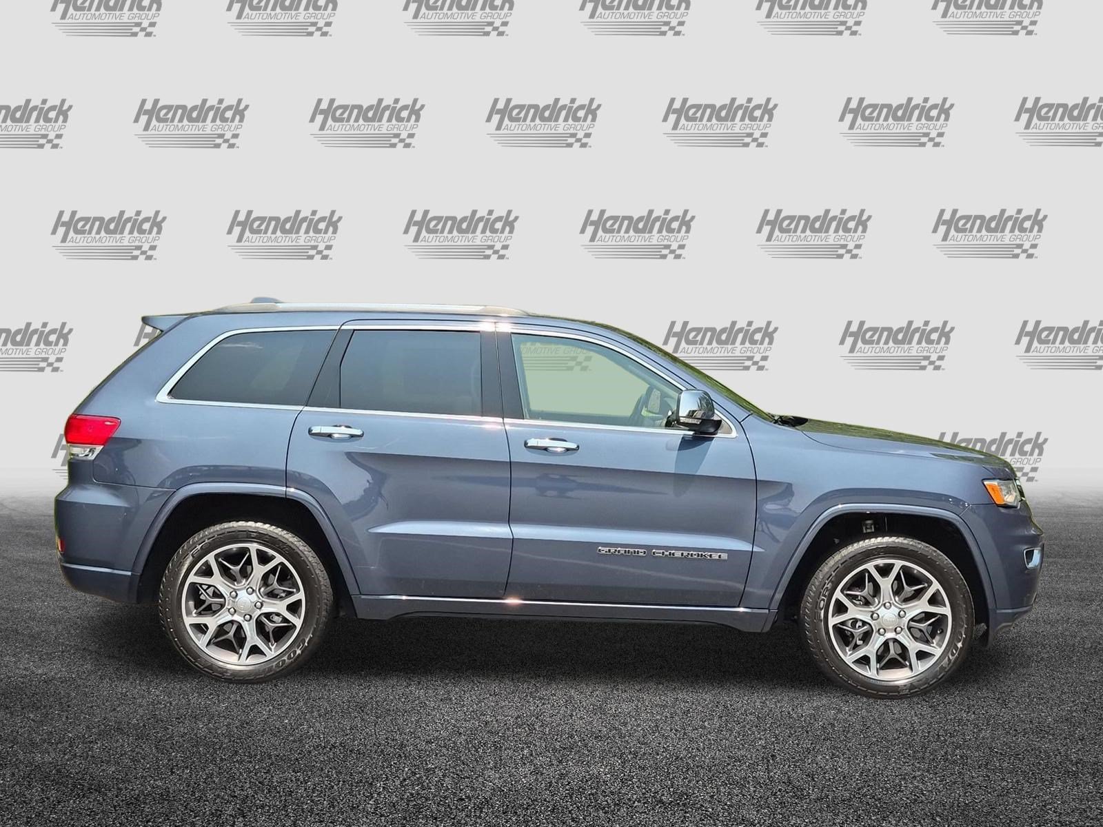Used 2021 Jeep Grand Cherokee Overland AWD/4WD image 11