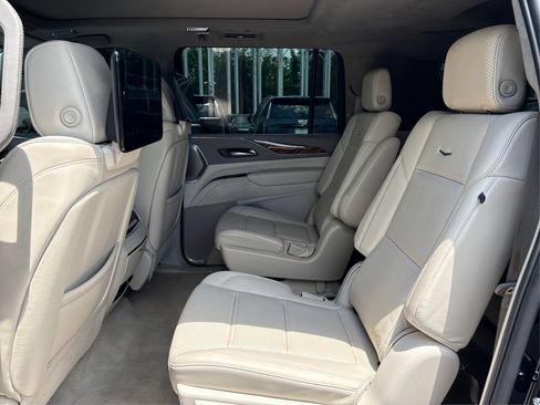 Used 2023 Cadillac Escalade ESV Sport Platinum w/ LPO, ONYX Package RWD image 11