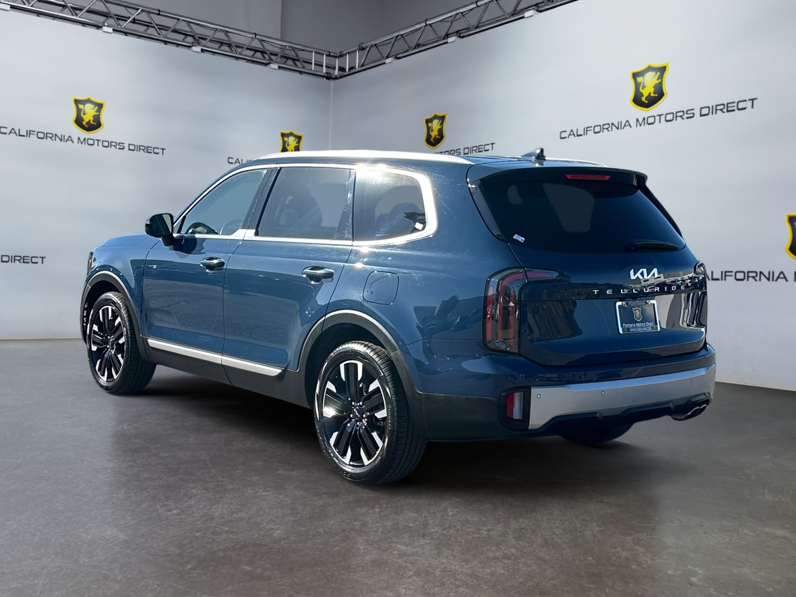 Used 2023 Kia Telluride SX FWD image 3