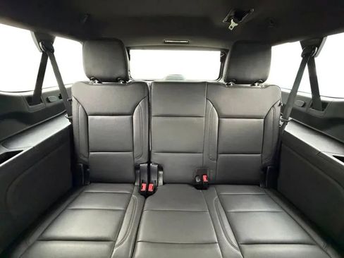 Used 2021 Chevrolet Suburban Z71 AWD/4WD image 33