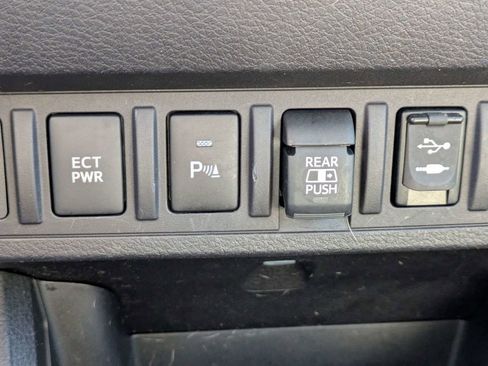 Used 2019 Toyota Tacoma SR5 image 23