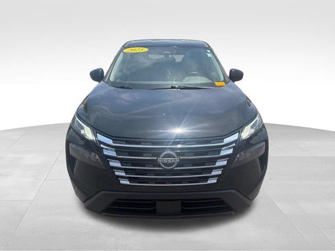 Used 2025 Nissan Rogue SV FWD image 2