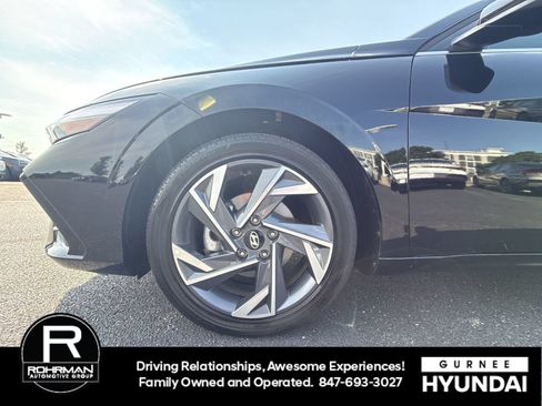 Certified 2025 Hyundai Elantra SEL FWD image 12