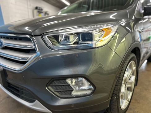 Used 2019 Ford Escape Titanium image 6