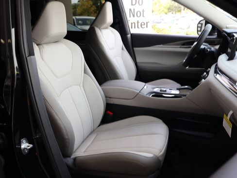 Certified 2026 INFINITI QX60 Luxe w/ Cargo Package image 24