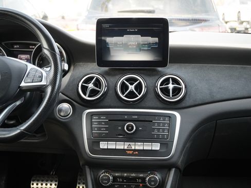 Used 2018 Mercedes-Benz GLA 250 image 31