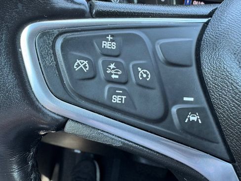 Used 2019 Chevrolet Equinox LT w/ Driver Convenience Package FWD image 32