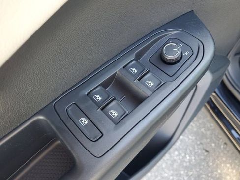 New 2026 Volkswagen Taos S image 13