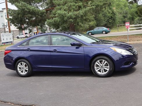 Used 2013 Hyundai Sonata GLS FWD image 2