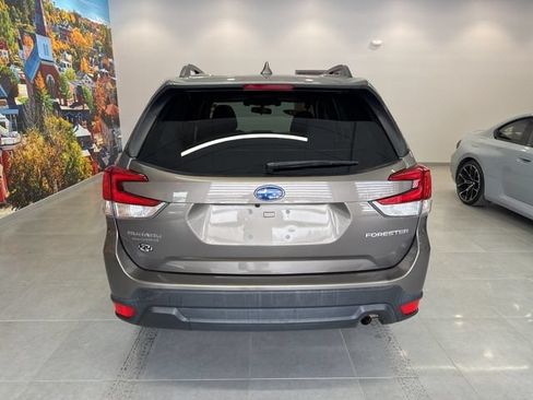 Used 2021 Subaru Forester Premium AWD/4WD image 5