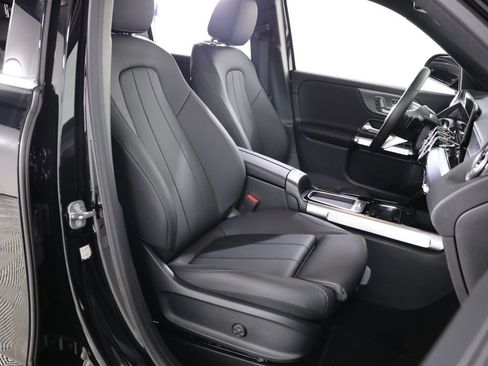 Certified 2025 Mercedes-Benz GLB 250 4MATIC image 65