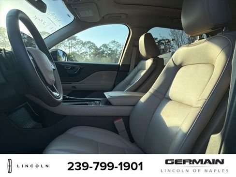 Used 2024 Lincoln Aviator AWD w/ Premium Package image 13