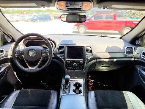 Used 2018 Jeep Grand Cherokee Altitude AWD/4WD image 15