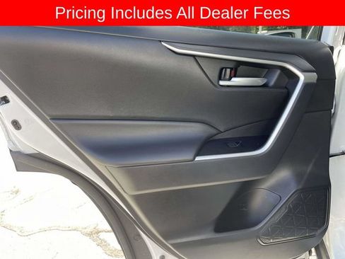 Used 2025 Toyota RAV4 XLE AWD/4WD image 15
