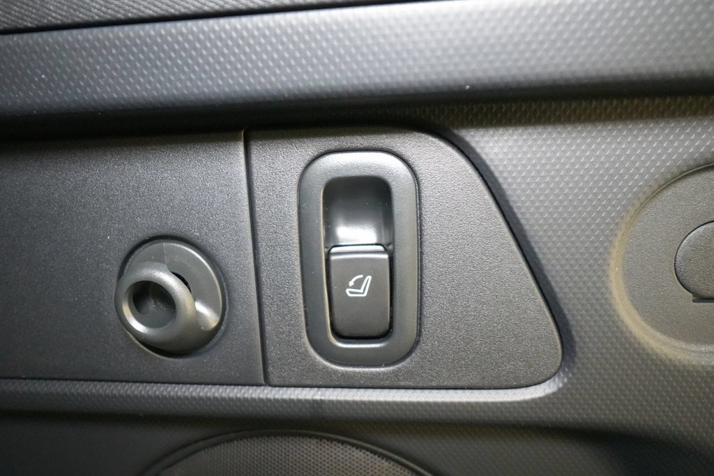 Used 2026 Subaru Forester Touring AWD/4WD image 31