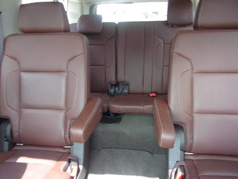 Used 2016 Chevrolet Suburban LTZ image 17