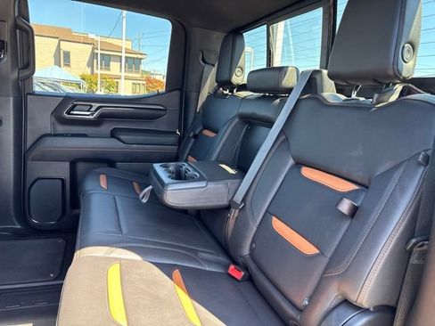 Used 2022 GMC Sierra 1500 AT4 w/ AT4 Premium Package AWD/4WD image 32