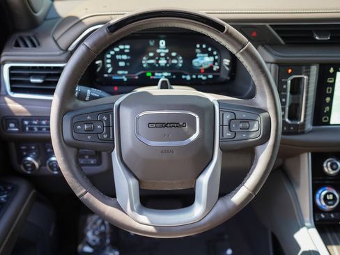 Used 2024 GMC Yukon Denali w/ Advanced Technology Package AWD/4WD image 28