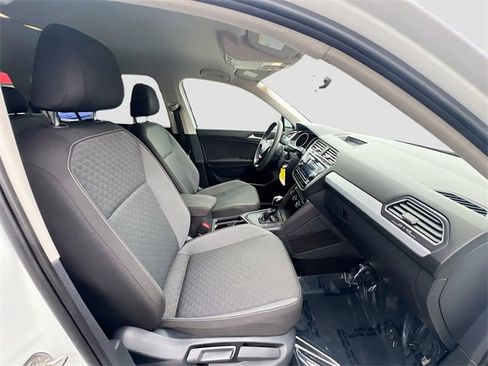 Used 2021 Volkswagen Tiguan S image 27