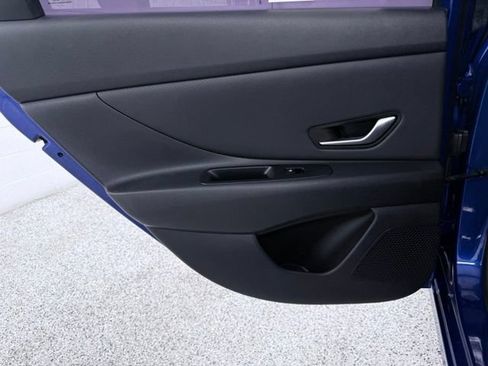 Used 2021 Hyundai Elantra Limited FWD image 20