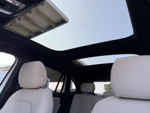 Certified 2025 Mercedes-Benz GLB 250 image 3