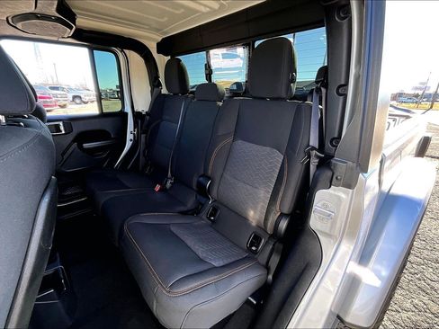 Used 2022 Jeep Gladiator Mojave w/ Trailer Tow Package image 26