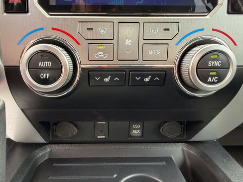 Used 2018 Toyota Tundra Limited w/ Limited Premium Package AWD/4WD image 33