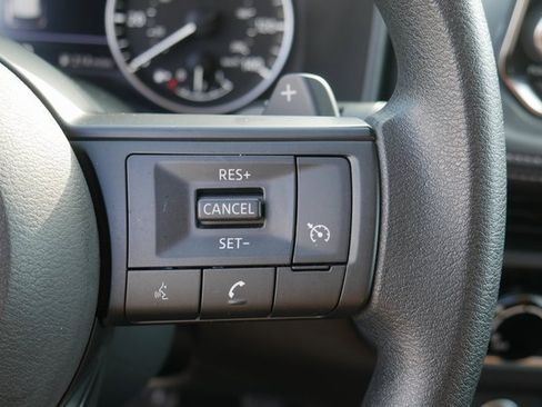 Used 2023 Nissan Rogue S image 16