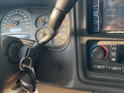 Used 2005 Chevrolet Silverado 2500 LT w/ Heavy-Duty Power Package AWD/4WD image 17