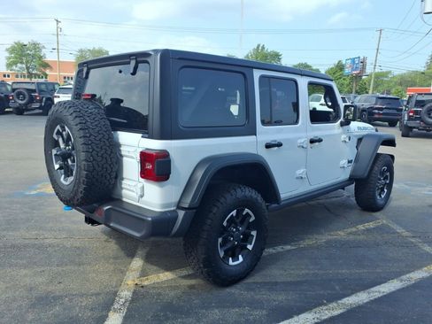 Used 2025 Jeep Wrangler Unlimited Rubicon 4xe w/ Convenience Group AWD/4WD image 5
