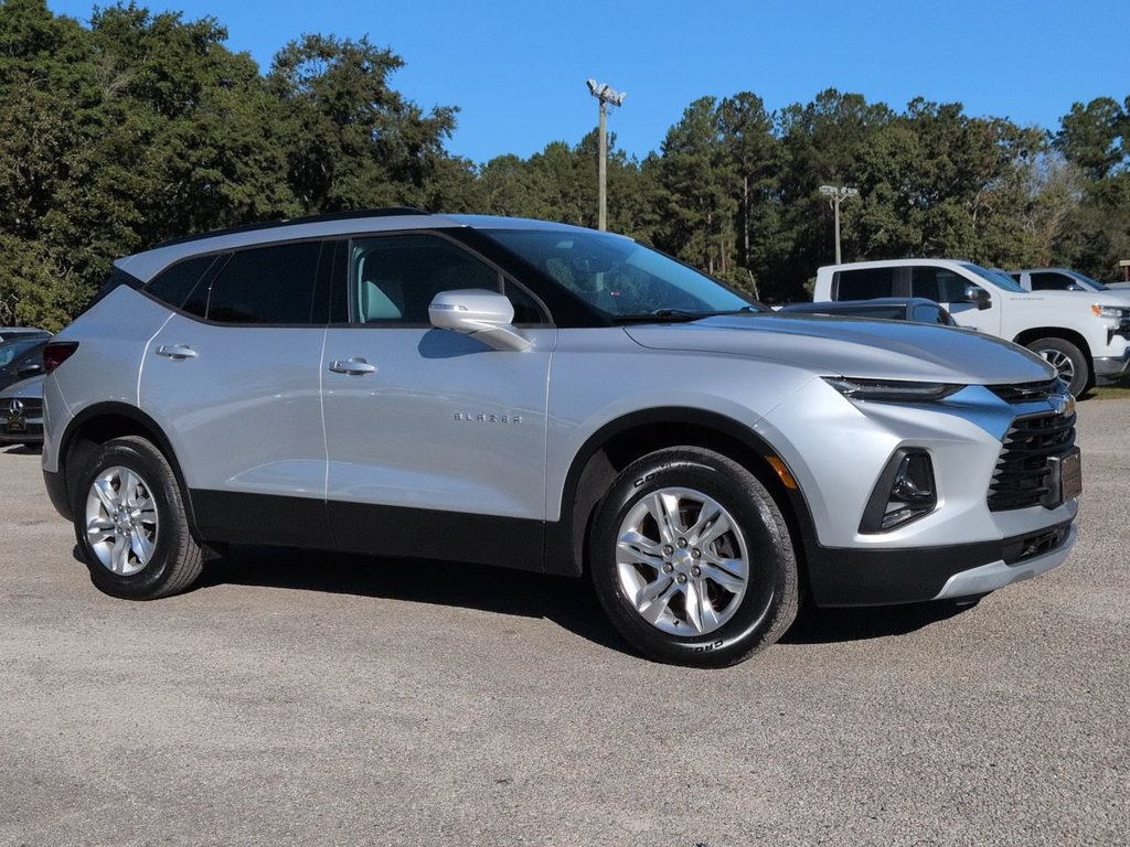 Used 2019 Chevrolet Blazer LT w/ Sound & Technology Package FWD image 2
