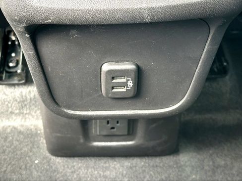 Used 2024 GMC Terrain SLT FWD image 27