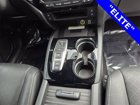 Used 2023 Honda Passport Elite image 16