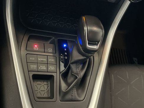 Used 2020 Toyota RAV4 XLE w/ Convenience Package image 20