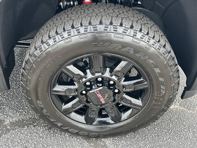 New 2026 GMC Sierra 2500 AT4 w/ AT4 Premium Plus Package AWD/4WD image 15