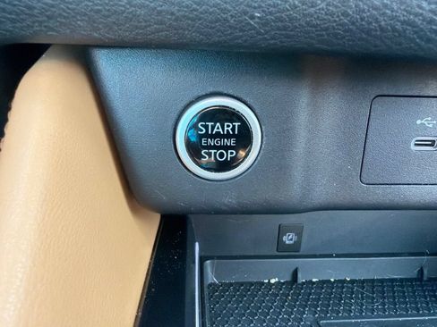 Used 2022 Nissan Rogue Platinum w/ Head-Up Display Package AWD/4WD image 17