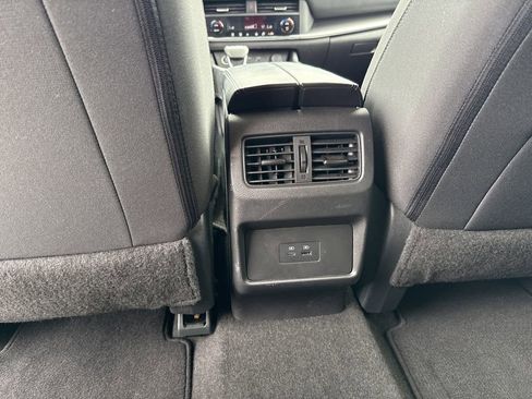 Used 2023 Nissan Rogue SV FWD image 24
