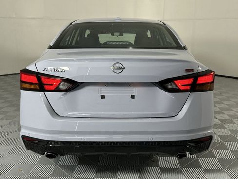 Used 2025 Nissan Altima 2.5 SR w/ SR Premium Package FWD image 7