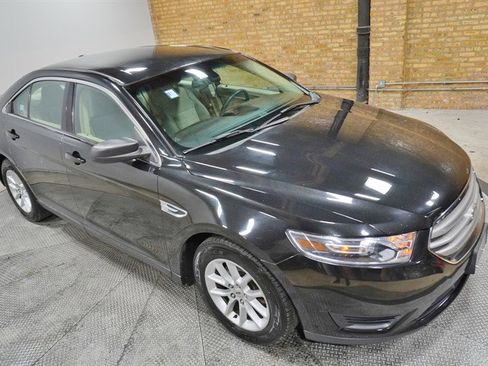Used 2014 Ford Taurus SE image 7